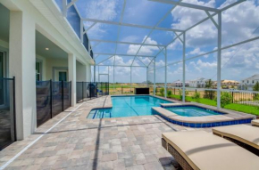 Cosmpolitian Chic 6 Bdm Villa with Pool Spa villa, Davenport